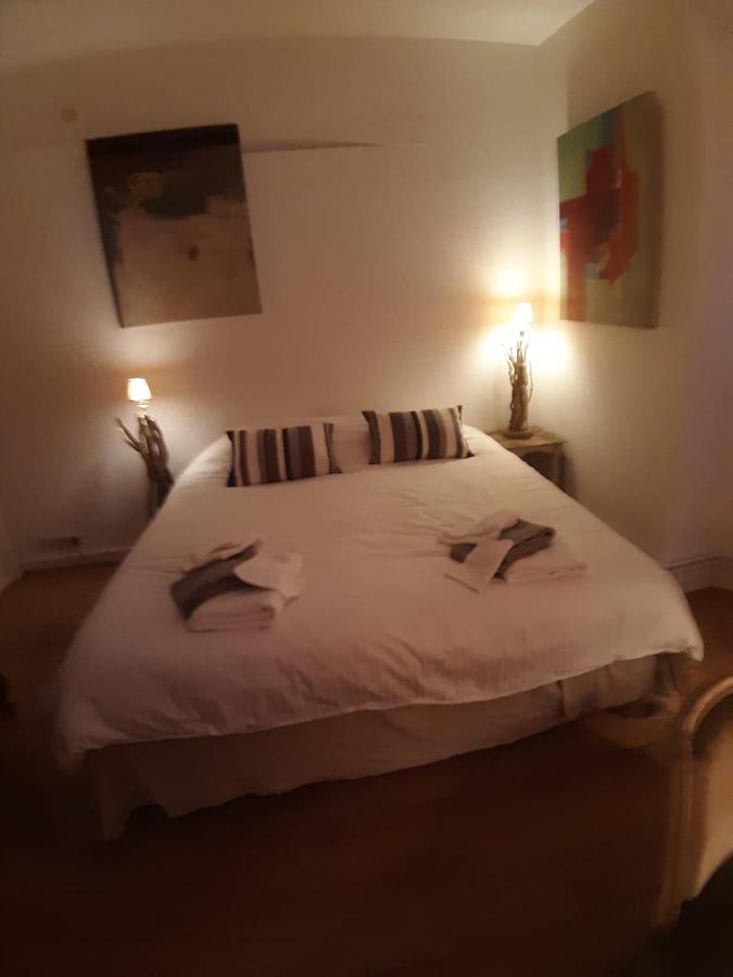 Le Dernier Metro Bed and Breakfast Woluwe-Saint-Pierre Exteriör bild
