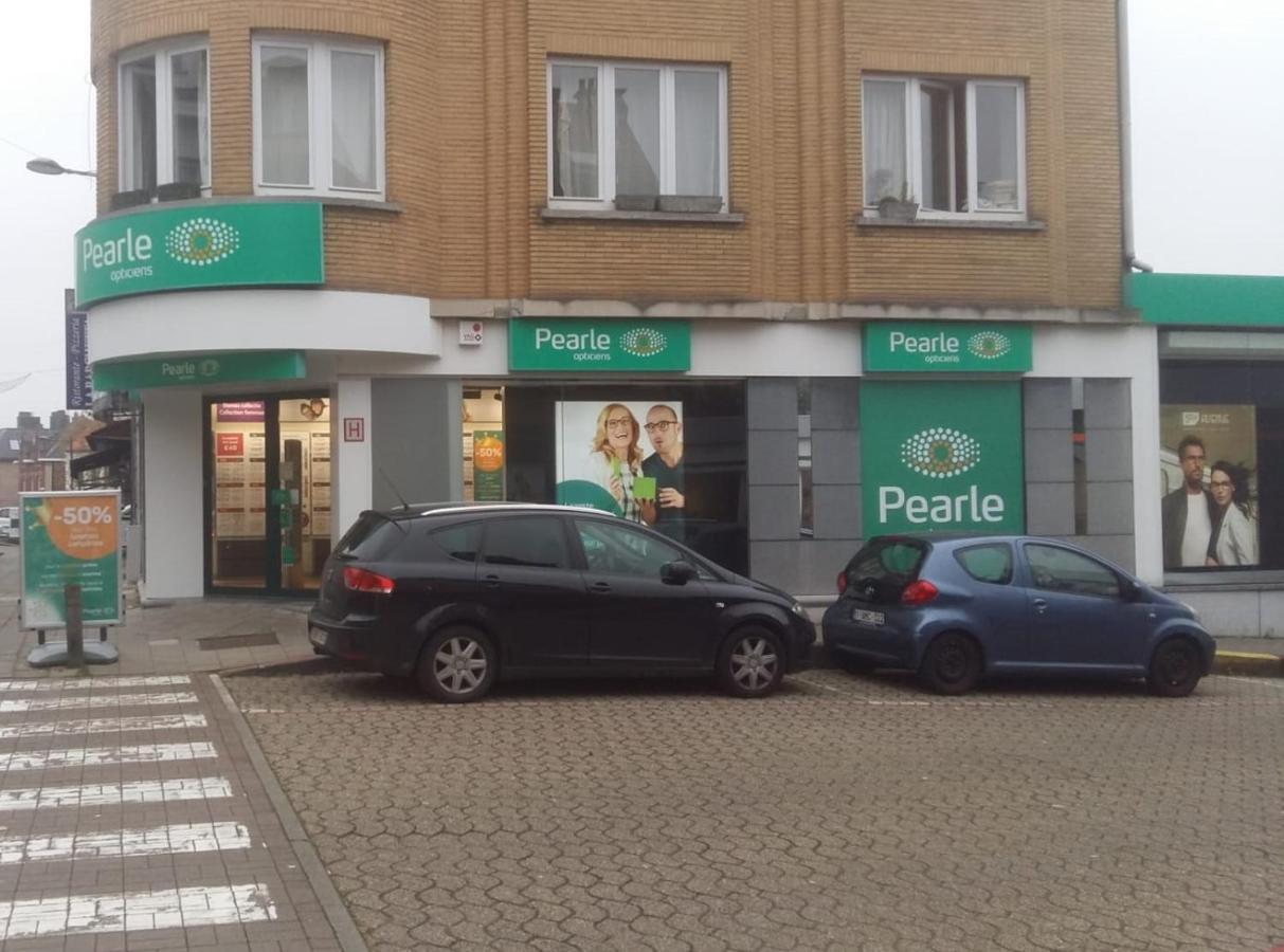 Le Dernier Metro Bed and Breakfast Woluwe-Saint-Pierre Exteriör bild